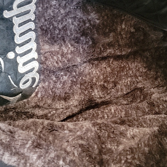 NWT Weatherproof Black Quilted Vest with Gold Accents - Picture 9 of 9